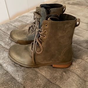 Sorel Olive Leather & Suede Combat Boots, size 9, Never Worn